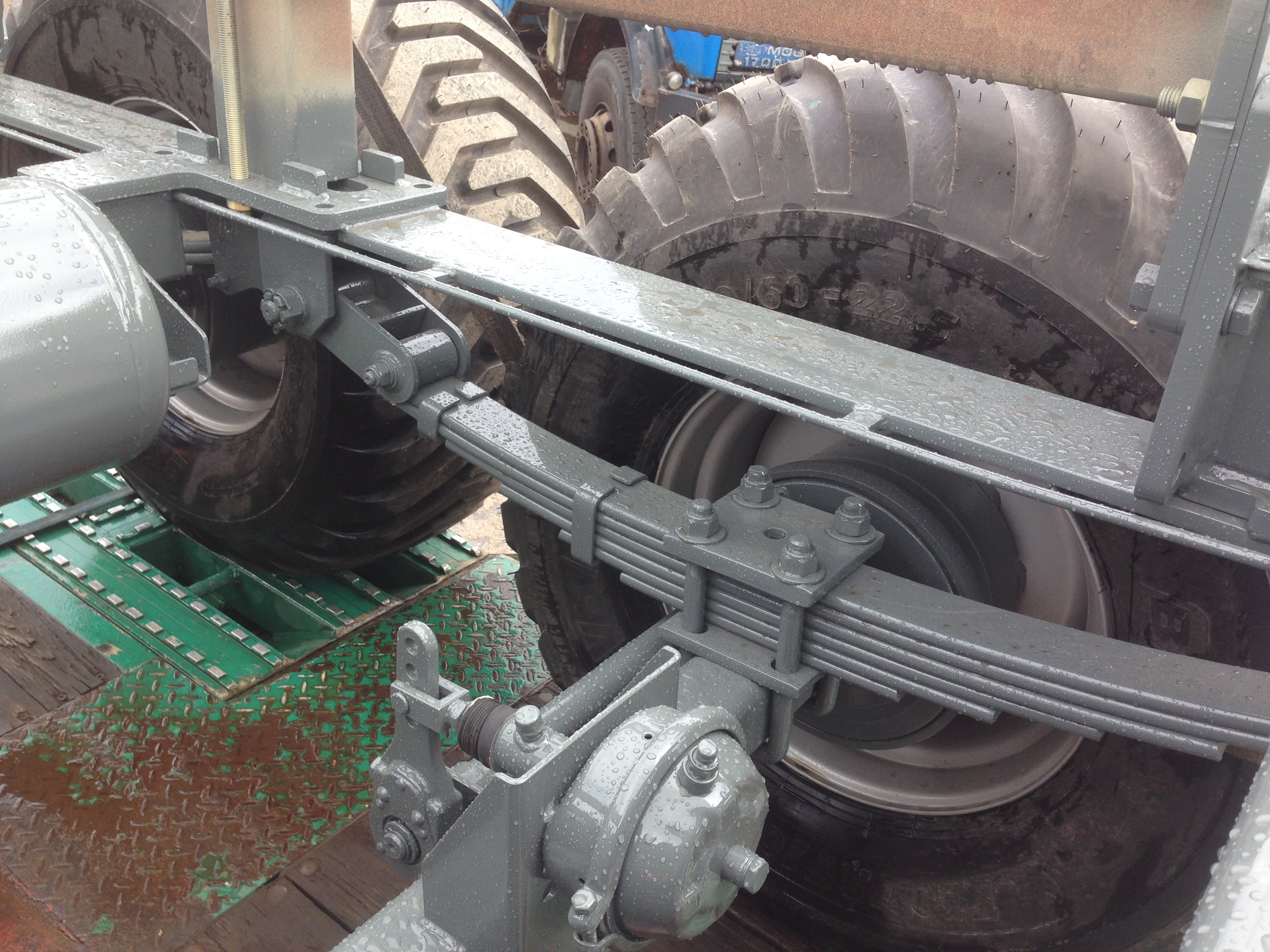 GLENDALE TREES SPECIALLY DESIGNED AND BUILT TANDEM AXEL CHASSIS